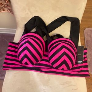 🌸Hot Pink and Black Retro Torrid Plus size Bikini Swim top🌸